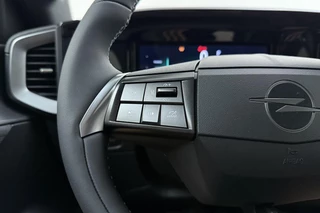 Opel Mokka Electric GSE 54 kWh | GSE | Stoel/stuurverwarming | Achteruitrijcamera | Unieke uitvoering | 20" Lichtmetalen velgen | Adapt. Cruise control | Alcantara sportstoelen / 23
