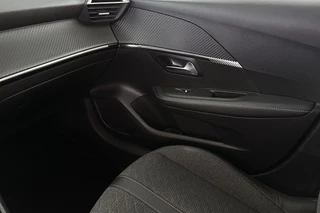 Peugeot 208 1.2 Hybrid 110 e-DCS6 Allure Apple CarPlay Climate Control Parkeersensoren / 31