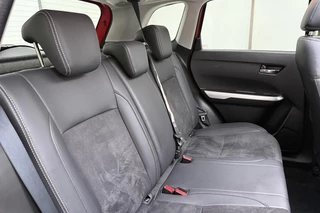 Suzuki Vitara 1.6 High Executive 120pk | Automaat | Navigatie | Panoramadak | Climate Control | Cruise Control Adaptief | Camera | Stoelverwarming / 15