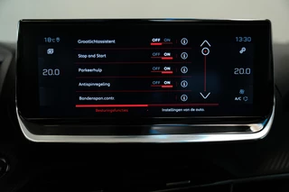 Peugeot 208 1.2 PureTech Allure  Panoramadak Navigatie Full-led 24 Maanden garantie* (Vraag naar de voorwaarden) / 19