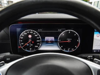 Mercedes-Benz E-klasse 220 d AMG Line Night Edition Panoramadak Widescreen Sfeerverlichting Apple CarPlay Android Auto Camera Stoelverwarming LED / 16