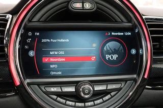 MINI Clubman Cooper S Chili Serious Business Automaat / Navigatiesysteem Professional / Panoramadak / Trekhaak / Leder / 19 Inch / Driving Assistant / Lichtpakket / Achteruitrijcamera / Climate Control / Harman Kardon / Stoelverwarming / 31