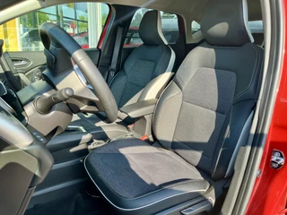 Renault Captur 1.3 TCe 140 EDC Intens  | Trekhaak | Automaat | Navigatie | Achteruitrijcamera | Parkeersensoren V+A | Climate Control | NL Auto | Cruise Control | Apple CarPlay/Android Auto / 6