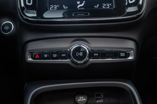 Volvo XC40 1.5 T5 Plug-in hybrid Ultimate Dark, Pano, Leder / 24