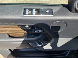 Land Rover Range Rover P400e Vogue Pano Meridian Memory Leer Luchtvering 360° Dealer-Serviced! PHEV / 25