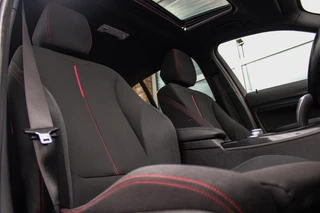 BMW 1-serie 125i Business+ | Sport Line | NL auto | Schuif-/kanteldak | Keyless entry | HiFi audio | Stoelverwarming | Xenon | Sportstuur | Navigatie Professional | Bluetooth | PDC / 16