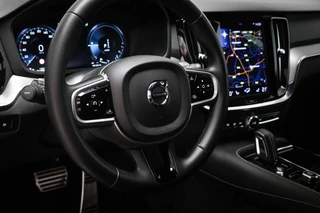 Volvo V60 2.0 T6 Recharge AWD R-Design | PARK ASSIST PACK | DAB | APPLE | VOORRUITVERWARMING | CAMERA / 36