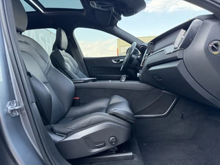 Volvo XC60 2.0 T8 Twin Engine AWD R-Design Pano | Elec Trekhaak | Camera | / 25