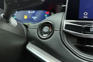 Jeep Compass 4xe 240pk Plug-in Hybrid Automaat S | Lederen bekleding | Navigatie | Trekhaak | Achteruitrijcamera | Electrische achterklep | Keyless | Stoel- en stuurverwarming | 19" Lichtmetalen velgen / 24