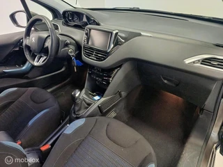 Peugeot 208 1.4 VTi Allure / 9