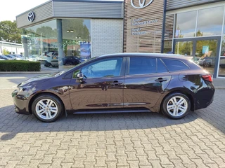 Toyota Corolla Touring Sports 1.8 Hybrid Style TREKHAAK BLIND SPOT STOEL/STUURVERW PARK-SENSOREN HEAD-UP EL-ACHTERKLEP APPLE/ANDROID 16'' LM-VELGEN AD-CRUISE CLIMA / 7