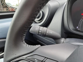 Toyota Aygo X PLAY APPLE & ANDROID ACHTERUITRIJCAMERA AD-CRUISE LED-DAGRIJ NL-AUTO / 15
