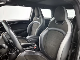 Mini Mini 2.0 John Cooper Works | Camera | Stoelverw. | Navi | Cruise Control | Harman/Kardon / 6
