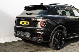 Lynk & Co 01 1.5 Plug-in Hybrid 262 Pk I Black Pack 360 Camera | Panoramadak I 75 km Elektrisch I NL Auto I 20 inch. LMV l 1e eigenaar / 39