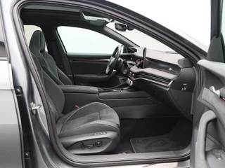 Skoda Superb Combi 1.5 TSi 204 Pk PHEV Sportline Business | Trekhaak | Carplay | Canton Audio | Head-up Display | Panoramadak | Virtual Cockpit | Adaptive Cruise | 19 Inch / 46