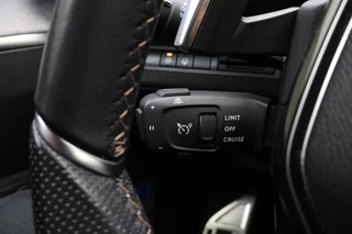 Peugeot 3008 1.2 PureTech GT  Trekhaak | Stoelverwarming Voor | Adaptief Cruise Control | Dodehoek Detectie | Lendensteun | Parkeer Sensoren rondom | / 25