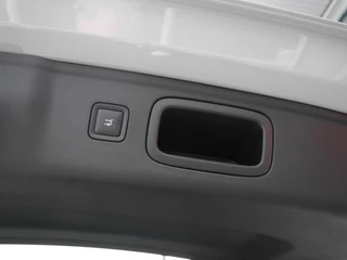 Leapmotor B10 Design ProMax 67.1 kWh | Meerdere kleuren leverbaar! | Navigatie | Nieuw | Camera`s | Lederenbekleding | Elektrische achterklep / 39
