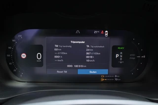 Volvo XC60 2.0 T6 PHEV Long range AWD R-Design|360 Camera|Trekhaak|Harmann|HUD|Stoel+Stuurverwarming| / 35