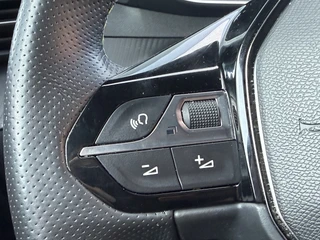 Peugeot e-2008 BWJ 2023 EV GT 136 PK 50 kWh  PANO DAK | KEYLESS | STOELVERW. | HALF LEDER | CAMERA | NAVI | CLIMA | CRUISE | LMV | PDC / 12