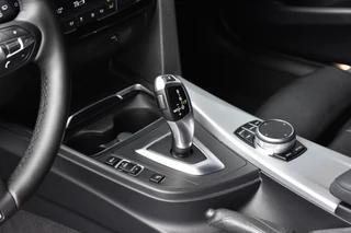 BMW 3 Serie Touring 320i M Sport Shadow  | Virtual Cockpit | Achteruitrijcamera | Groot Navi | HiFi | / 17