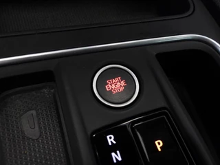SEAT Leon Sportstourer 1.0 eTSI Aut. Style Business Intense NAVI/CAMERA/LED/TREKH./17"LMV! / 21