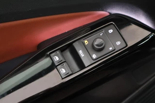 Volkswagen ID.4 First 77 kWh SOH 90% Trekhaak Stoelverwarming Camera Navigatie / 15