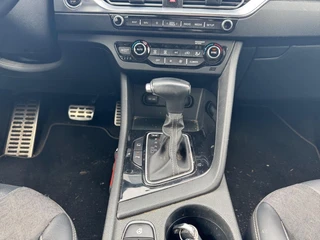 Kia Niro 1.6 GDi Hybrid DynamicPlusLine | Navigatie | Climate control | Cruise control | Stoel + Stuur verwarming | All-season / 20