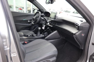 Peugeot 2008 1.2 PureTech Allure|Cruise control|Apple carplay/Android auto|Navi| / 20