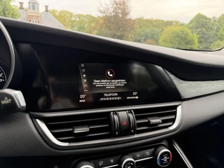 Alfa Romeo Giulia 2.0T Business / 18