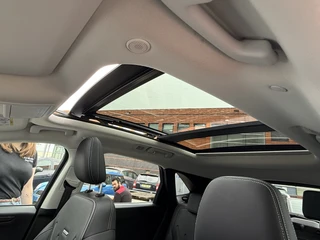Ford Kuga BWJ 2021 2.5 225 PK PHEV Vignale  FULL LED | LEDER | STOEL+STUUR VERW. | PANODAK | ELEKTR. STOELEN | ELEKTR. ACHTERKLEP | CAMERA | NAVI | CLIMA | CRUISE | CARPLAY + ANDROID | KEYLESS | LMV | PDC / 32