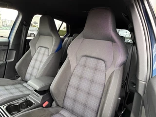 Volkswagen Golf 1.5 eHybrid GTE 272pk Black Style | IQ light | Camera | Head-up | Rijklaar incl. garantie / 23