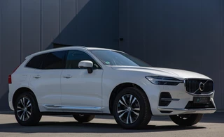 Volvo XC60 2.0 T6 Plug-in hybrid AWD Core Bright Long Range|Panorama / 2