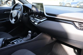 Toyota C-HR 1.8 Hybrid Bi-Tone STOEL/STUURVERW PARK-SENSOREN DODEHOEK DETECTIE LM-VELGEN BLUETOOTH CAMERA LED / 25