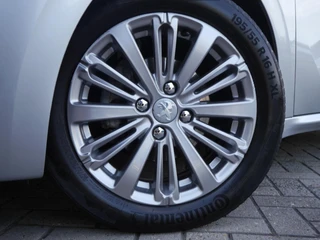 Peugeot 208 1.2 PureTech Allure 110 PK | Automaat | Climate Control | Navigatie | Cruise Control | Licht Metalen Velgen | Apple carplay/Android auto | AUX | USB | Dealer onderhouden / 34