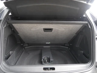 Peugeot 3008 1.2 PureTech Première | Elektrisch bedienbare achterklep | 19 inch velgen | Keyless entry en start | Dealer onderhouden | Navigatie | Zwart Dak | Climate control / 15