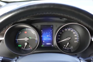 Toyota C-HR 1.8 Hybrid Executive  | Dealer onderhouden | NAVI | Camera | Trekhaak | Cruise control | / 28
