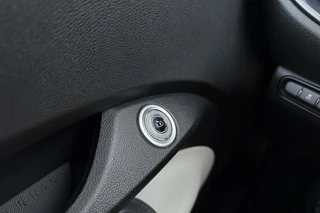 Fiat 500 1.0 Hybrid La Prima Cabrio | DEMO | Lederen bekleding | Camera | 8 Jaar speciale garantie | Parkeersensoren | Climate control / 21