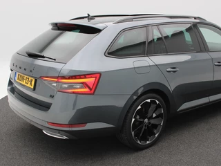 Škoda Superb 1.4 TSi 218 Pk iV Sportline Business | Panoramadak | Adaptive Cruise | Stuur/Stoel Verwarming | CarPlay | 19 Inch | 89.796 Km !! / 19