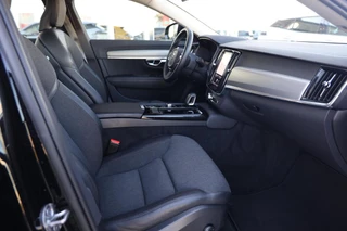 Volvo V90 2.0 T6 Plug-in hybrid AWD Essential Bright|Apple carplay|Navi|Automaat| / 19