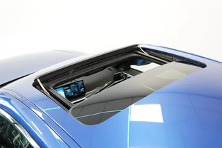 BMW 4 Serie Gran Coupé M440i xDrive High Executive  ACC Opendak Wide Screen Head-up H&K Trekhaak Carbon Laser Light Portimao Blue! / 29