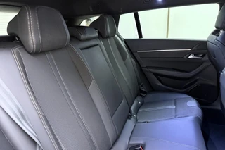 Peugeot 508 SW 1.2 PureTech GT | Achteruitrijcamera | Parkeersensoren | Full-map Navigatie | Climate control | Adaptive Cruise control | Stuurbediening | Inklapbare trekhaak | Parkeersensoren voor/achter | Verwarmde voorstoelen | Dakrails | Keyless entry | Lane-keeping system / 15