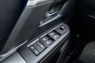 Jeep Compass 1.2 e-Hybrid First Edition | LED matrix verlichting | Panoramadak | Drive assist | Focal audio | Massage stoelen | Stoel ventilatie/verwarming | Camera's rondom / 26