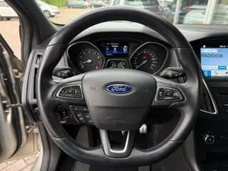 Ford Focus Wagon 1.0 ST-Line Cruise Navi Airco Carplay / 24