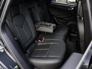 Porsche Macan 2.0 / 16