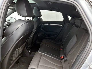 Audi A3 Limousine 35 TFSI S-Line Automaat | Adaptive Cruise | Parkeersensoren | Panoramadak / 25