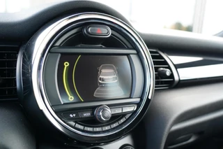 Mini Mini 1.5 Cooper Chili Serious Business | 1e eigenaar | Volledig onderhouden | Climate Control | LED | Cruise Control | Bluetooth | 18 inch | Navigatie | Comforttoegang | / 24
