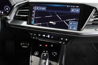 Audi Q4 Sportback e-tron 40 204pk S Edition 77 kWh SOH 91% Stoelverwarming Camera HUD Keyless ACC S-Line / 14