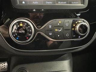 Renault Captur 1.2 TCe Intens NAVI CRUISE ECC TREKHAAK LM. / 33