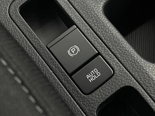 Kia Stonic 1.0 T-GDi MHEV ExecutiveLine | NU MET €1.000 inruilpremie! | Dodehoekassistentie | Stoel/stuurverwarming | Apple Carplay / 26