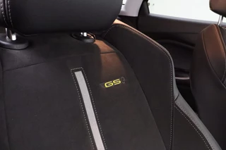 Opel Grandland 1.6 Turbo Plug-In Hybrid 300pk 4x4 GSe | Navigatie | Camera | Comfort stoelen | Elektrische achterklep | Stoel- en stuurverwarming | Adaptive Cruise control | / 19